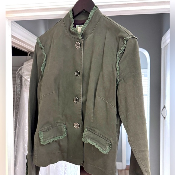 🌿 Vintage Olive Green Jacket with Lace Trim – Romantic Utility Vibes! ✨ 🌿 - Picture 1 of 16